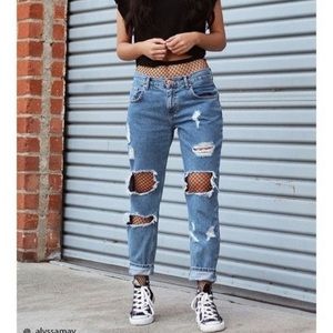 Forever 21 Distressed Boyfriend Jean!